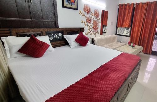 Vasant Vihar Apartment | Peaceful Studio with Kitchen