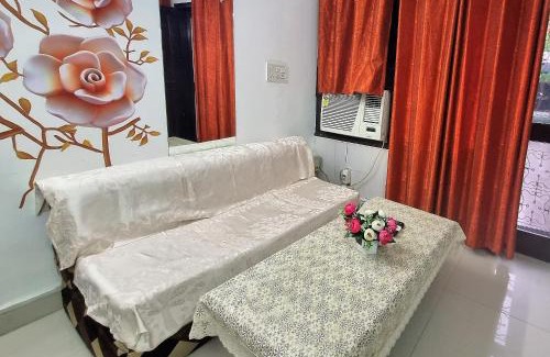 Vasant Vihar Apartment | Peaceful Studio with Kitchen