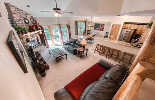 Keystone House | Peaceful Townhome with Deck/Garage/Shuttle