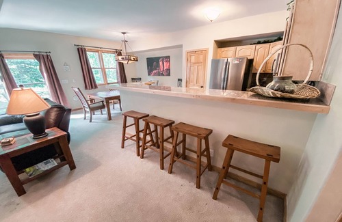 Keystone House | Peaceful Townhome with Deck/Garage/Shuttle