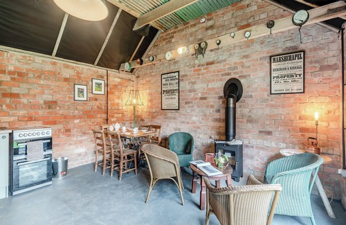 Grimsby Cottage | Peaceful Travelers Rest - UK44790