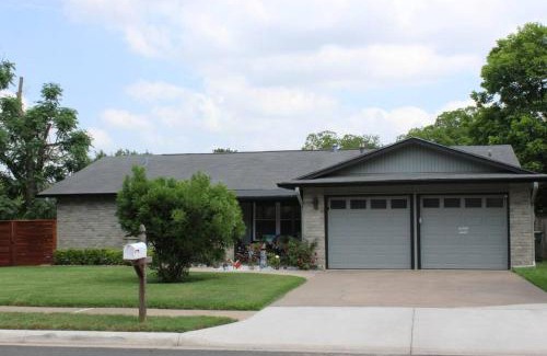 Anderson Mill House | Peaceful Ultra Modern Convenience at CC's Crib