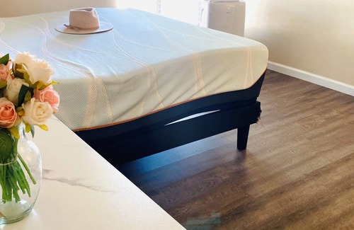 Serra Mesa Condo | Peaceful upper unit condo w/ high ceilings and private balcony