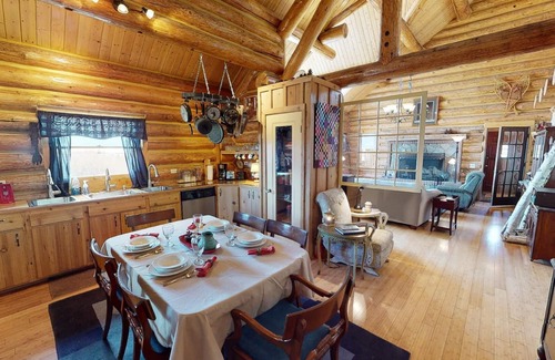 Island Park Cabin | Peaceful View* 2Br, 2Ba, Bbq Grill, Hot Tub, Sleeps 4, 18 Miles to Yellowstone