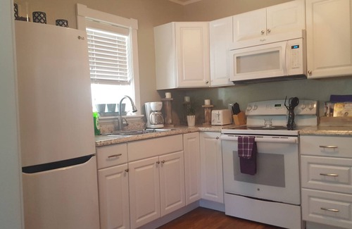 Wells River Apartment | Peaceful View Guest Apartment in Historic Victorian Building