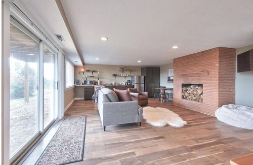 Hillsboro Apartment | Peaceful Views in Wine Country