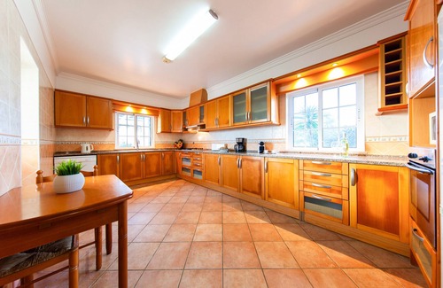Silves Villa | Peaceful villa w/heatable pool in Pêra