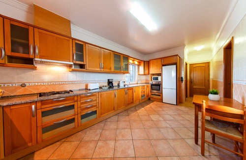 Silves Villa | Peaceful villa w/heatable pool in Pêra