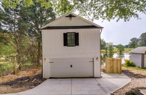 Simpsonville Apartment | Peaceful Waterfront Studio 16 Mi to Greenville!