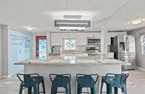 Weeki Wachee Gardens House | Peaceful Weeki Wachee Waterfront Home, Clear Kayakn