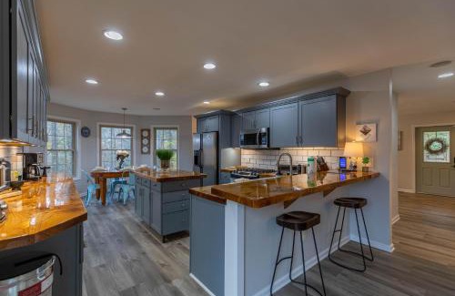 Mill Ridge House | Peaceful Wood Haven at Mill Ridge