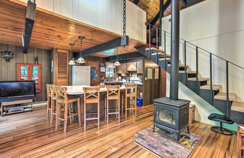 Glacier House | Peaceful Wooded Cabin By Mt. Baker Ski Area!