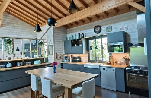 Le Porge House | Peaceful wooden house in a green setting 10 minutes from the beach!