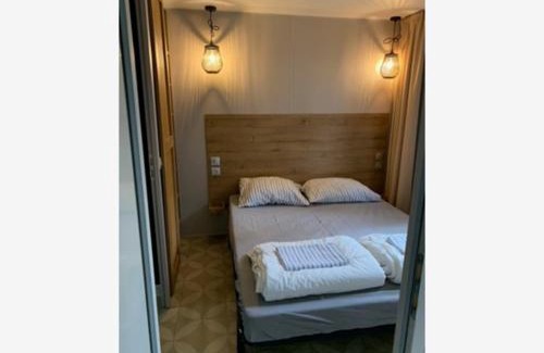 Wechelderzande Ski Chalet | Peaceful Woodland Chalet