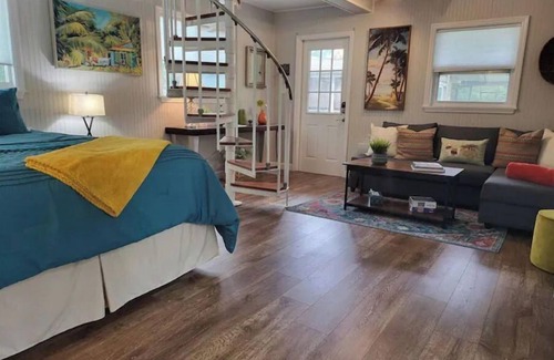 Palm Harbor House | Peaceful Zen Retreat - Beach & Pinellas Trail Close By - No Cleaning Fee