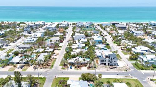 Holmes Beach House | Peach Bellini