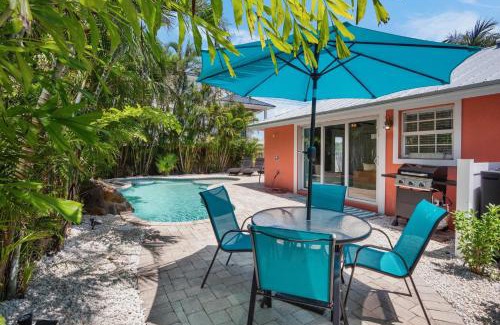 Holmes Beach House | Peach Bellini