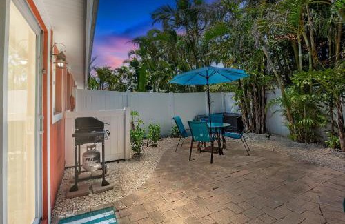 Holmes Beach House | Peach Bellini