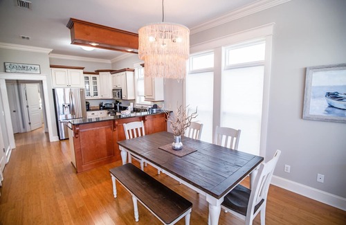 Inlet Beach Heights House | Peach on the Beach. 4 Br home. 15 steps from the beach!