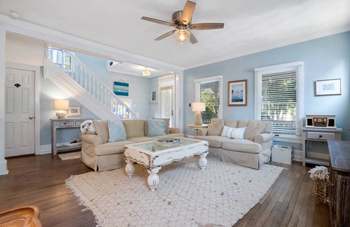 Cape Charles House | Peach Perfect | Chesapeake Properties