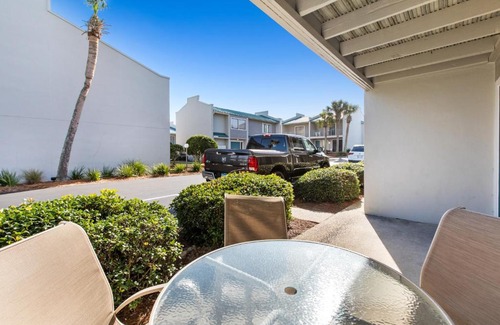 Miramar Beach Apartment | Peach Seashell