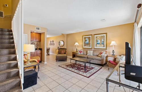 Miramar Beach Apartment | Peach Seashell