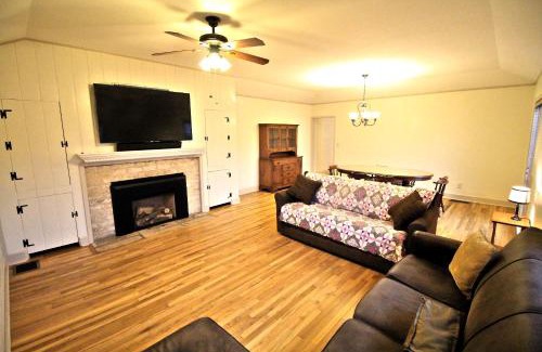 Fredericksburg Hotel | Peach Tree Inn & Suites