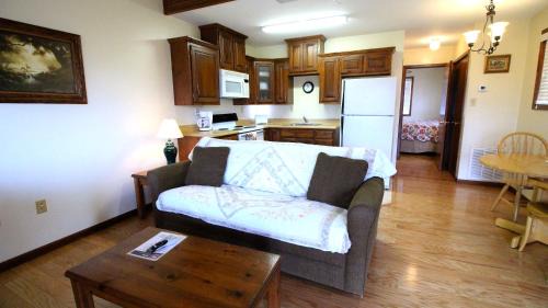 Fredericksburg Hotel | Peach Tree Inn & Suites