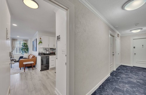 Downtown Atlanta Condo | "Peachtree Perch" Dtown Condo w Balcony, Sleeps 4
