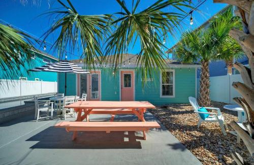 Safe Harbor House | Peachy Palm by AvantStay Huge Private Pool