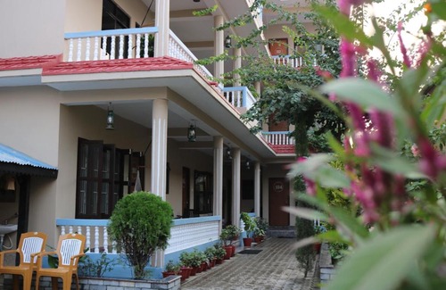 Sauraha Hotel | Peacock - a family-run hotel