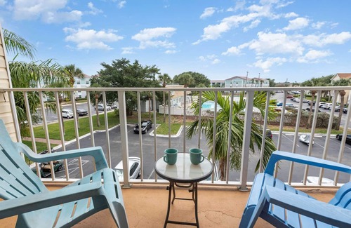 Ocean Side Village Condo | Peacock · Bright Beachy King Bed Condo · Half Mile to Beach