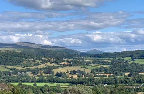 Talybont-on-Usk House | Peacock Cottage, Coity Bach