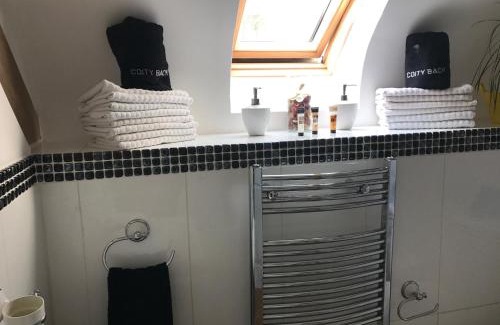 Talybont-on-Usk House | Peacock Cottage, Coity Bach