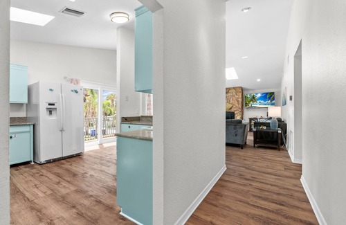 Longbeach Village House | Peacock Place LBK - Gorgeous 3-bedroom house in Longboat Key