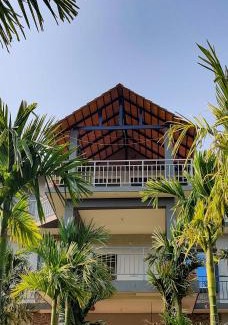 Chikkamagaluru House | Peak by the Lake