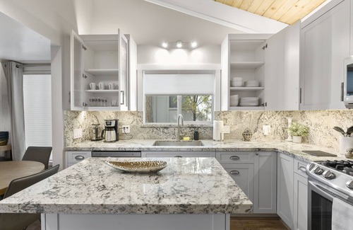 Incline Village Condo | Peak Comfort in North Tahoe! Elevate Your Stay with Our Premium Retreat.