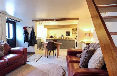 Bradwell Cottage | PEAK COTTAGE, family friendly, character holiday cottage in Bradwell