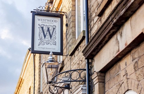 Padfield Apartment | Peak District Gem Near Hiking Trails| Pass the Keys