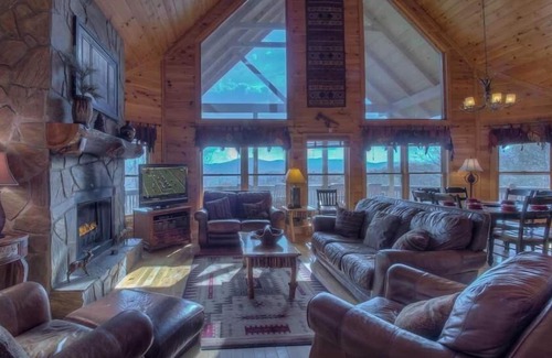 Blue Ridge Cabin | Peak of Perfection- Stunning Sunset Views | 5 bedrooms | Minutes from Downtown