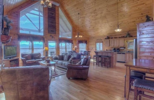 Blue Ridge Cabin | Peak of Perfection- Stunning Sunset Views | 5 bedrooms | Minutes from Downtown