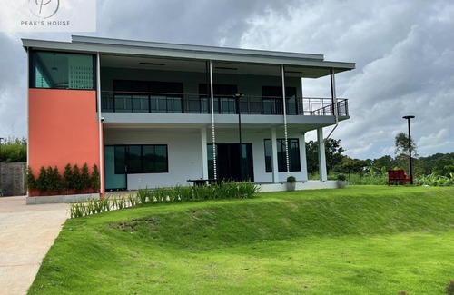 Khaem Son House | Peak’s House