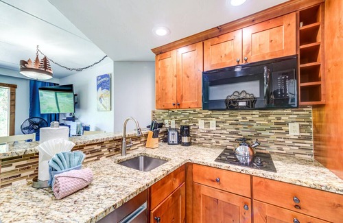 Peak 9 Condo | Peakside Paradise on Peak 9 - Mini Golf, Shuttle. Arcade, Hot Tubs, Pools