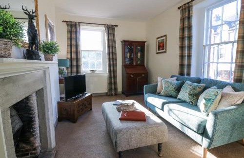 Gattonside Apartment | Pear Cottage - Priorwood Garden