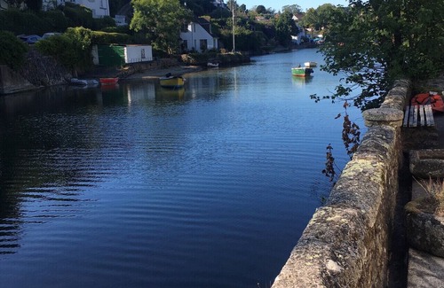 Helford House | Pear Tree Cottage - Three Bedroom House, Sleeps 6