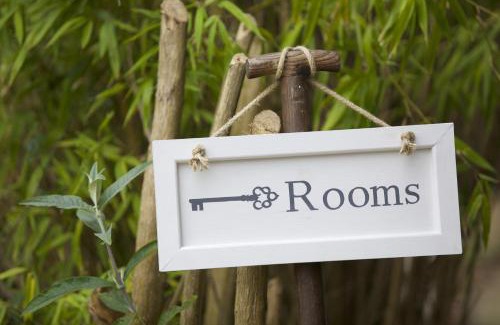 Whitley Hotel | Pear Tree Inn Whitley