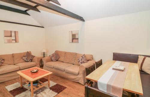 Louth House | Peardrop Cottage
