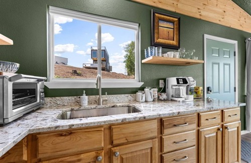 Omaha Cabin | Pearl Bay | Romantic Lakeview Cabin with Hot Tub