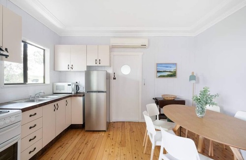 Pearl Beach House | Pearl Beach Semi - 2 min to sand & sea – Wattle