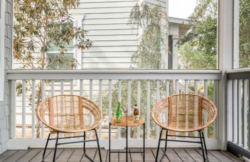 Santa Rosa Beach House | Pearl by AvantStay Idyllic Seaside Getaway w 2 Large Decks Lush Garden